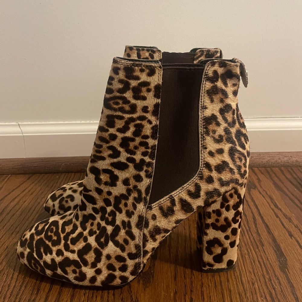 Sam Eddelman case Chelsea boot; leopard bootie, 9